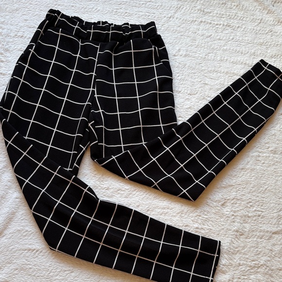 SHEIN Pants - Black/White Print Slim Pants with Elastic Waist